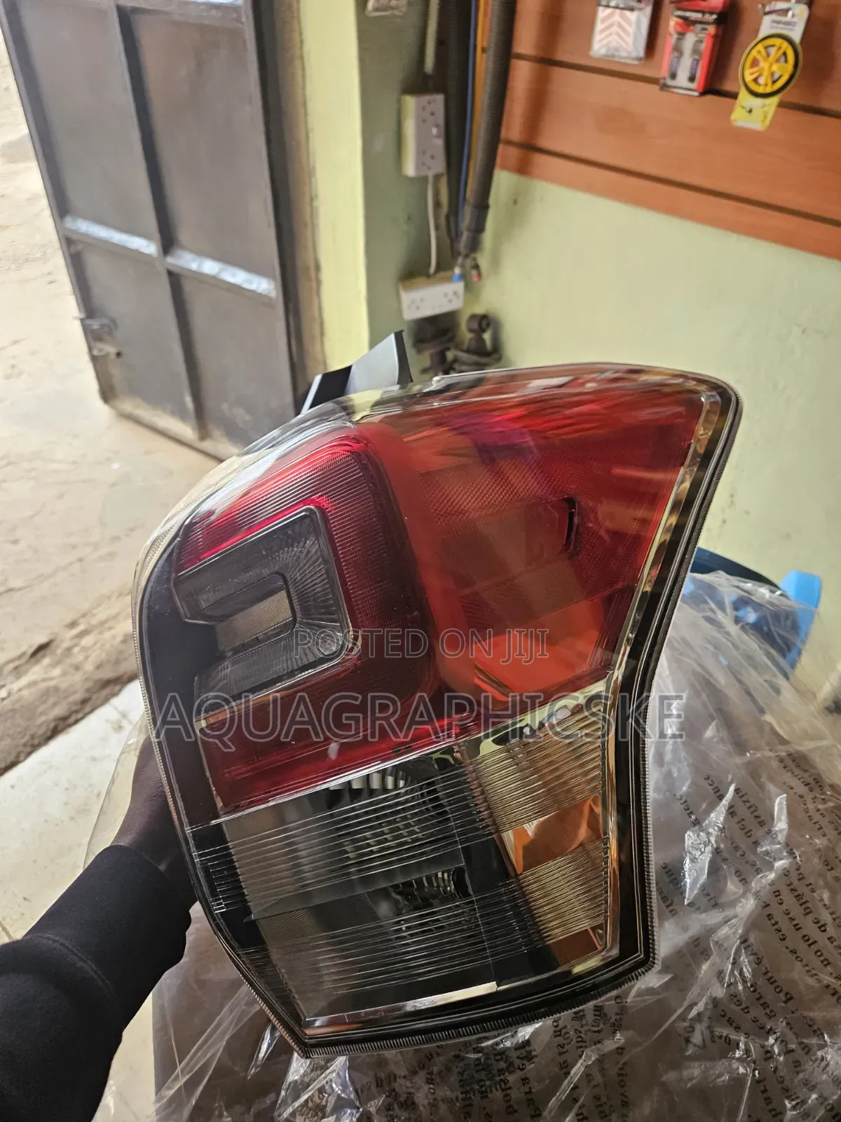 Subaru Forester SJ5 Tail Light / Backlight / Rearlight (RHS)