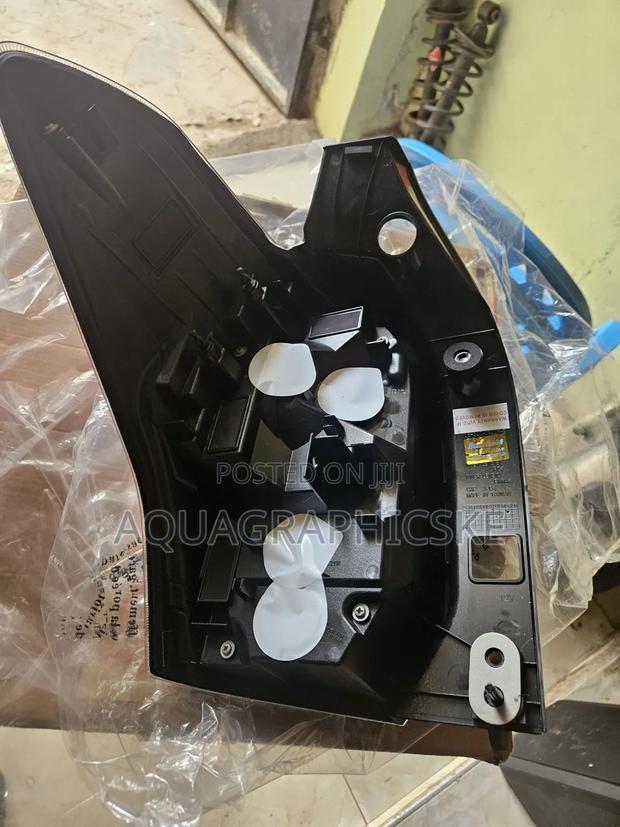 Subaru Forester SJ5 Tail Light / Backlight / Rearlight (RHS) - thumbnail 4