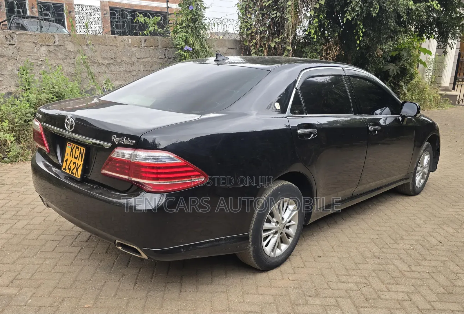Toyota Crown 2010 Black