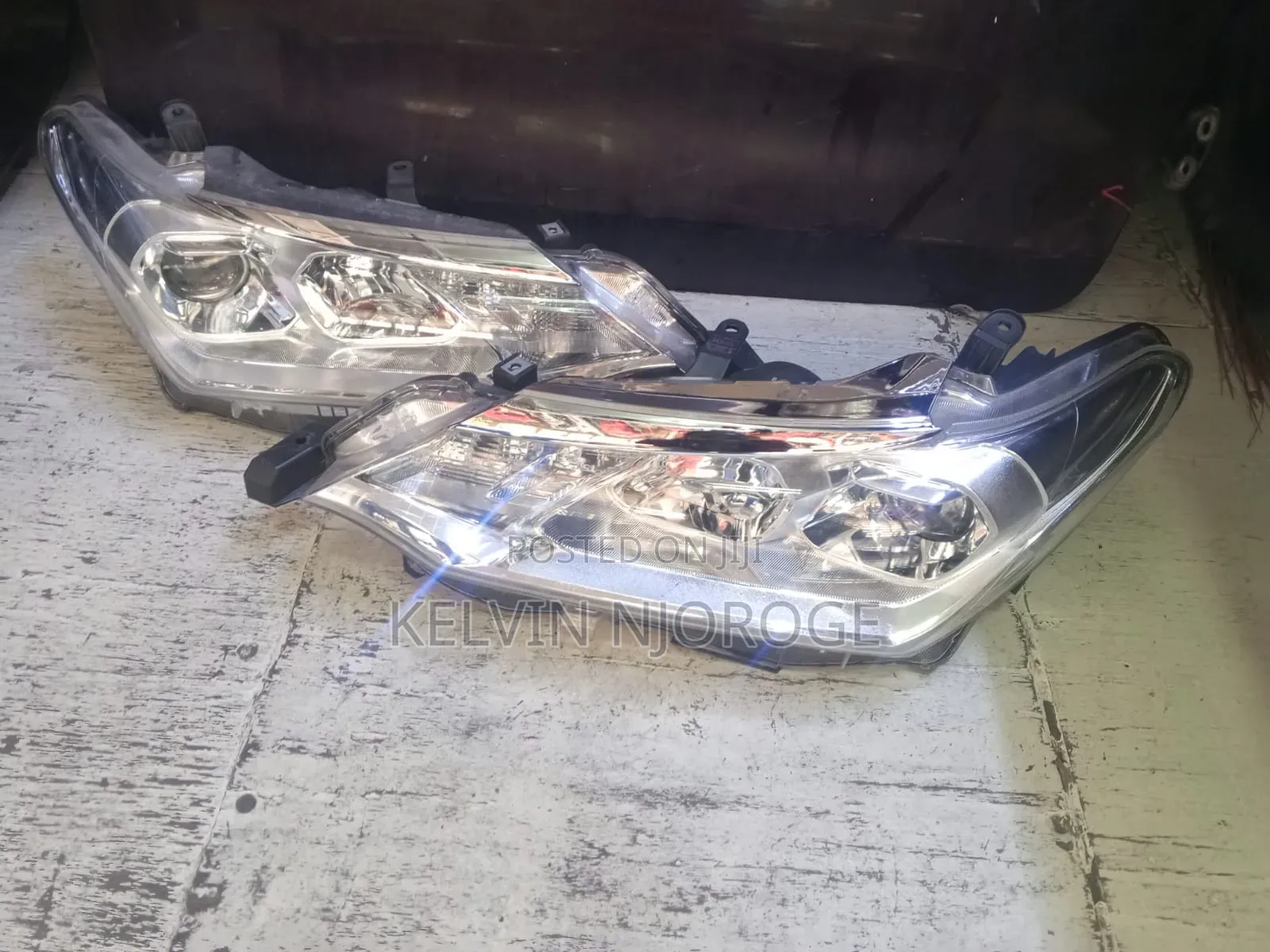 Toyota Fielder Axio 165 Non Xenon Headlight