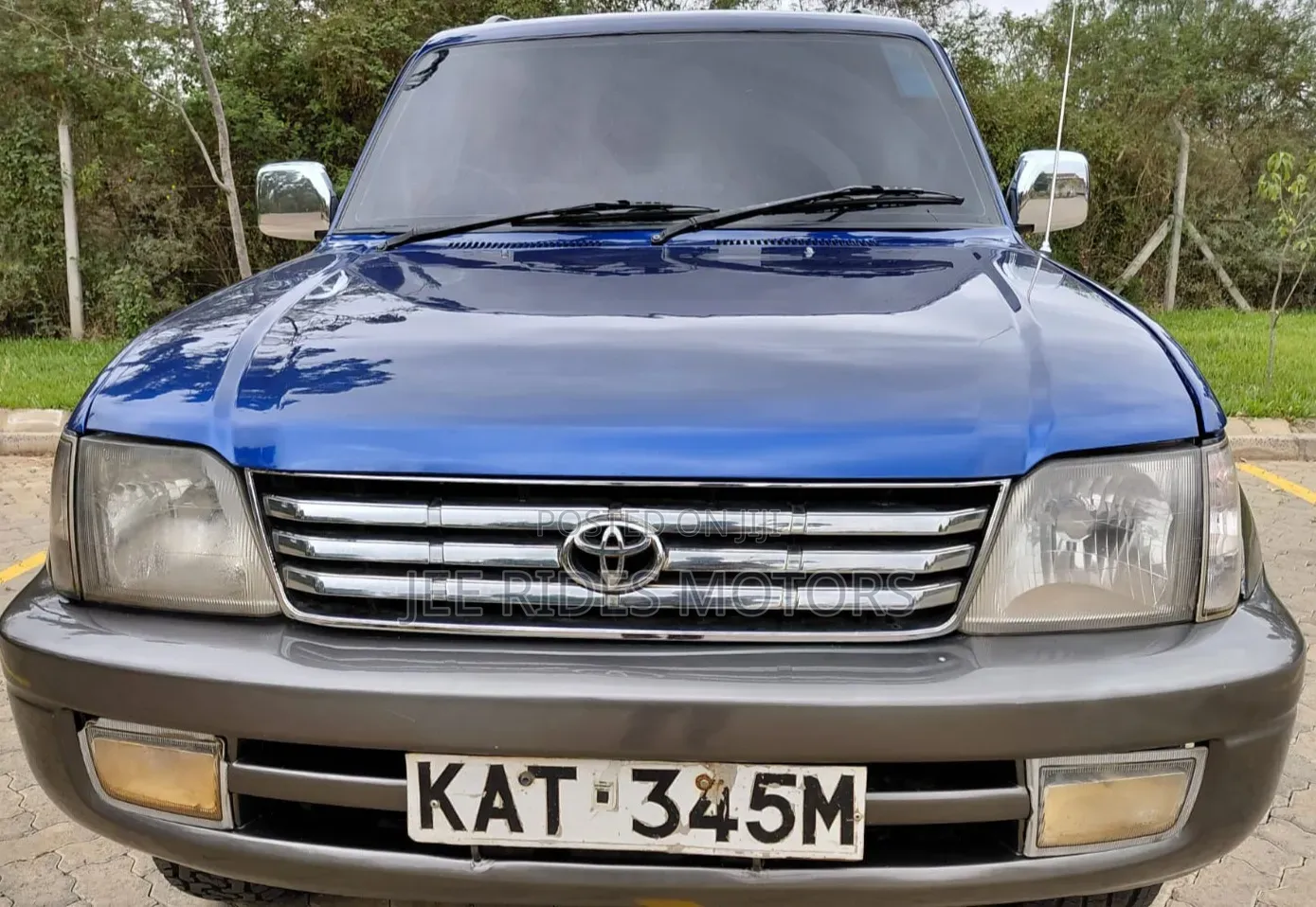 Toyota Land Cruiser Prado 2000 Gray