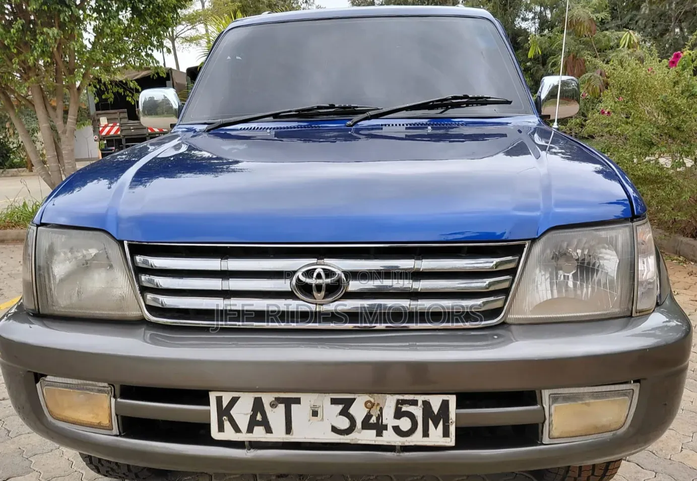 Toyota Land Cruiser Prado 2000 Gray