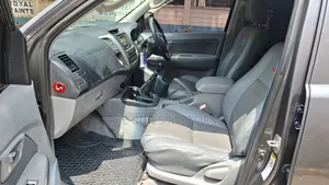 Toyota Hilux 2012 Gray