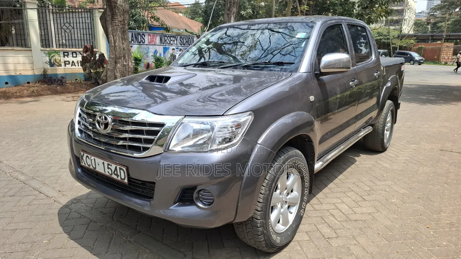 Toyota Hilux 2012 Gray