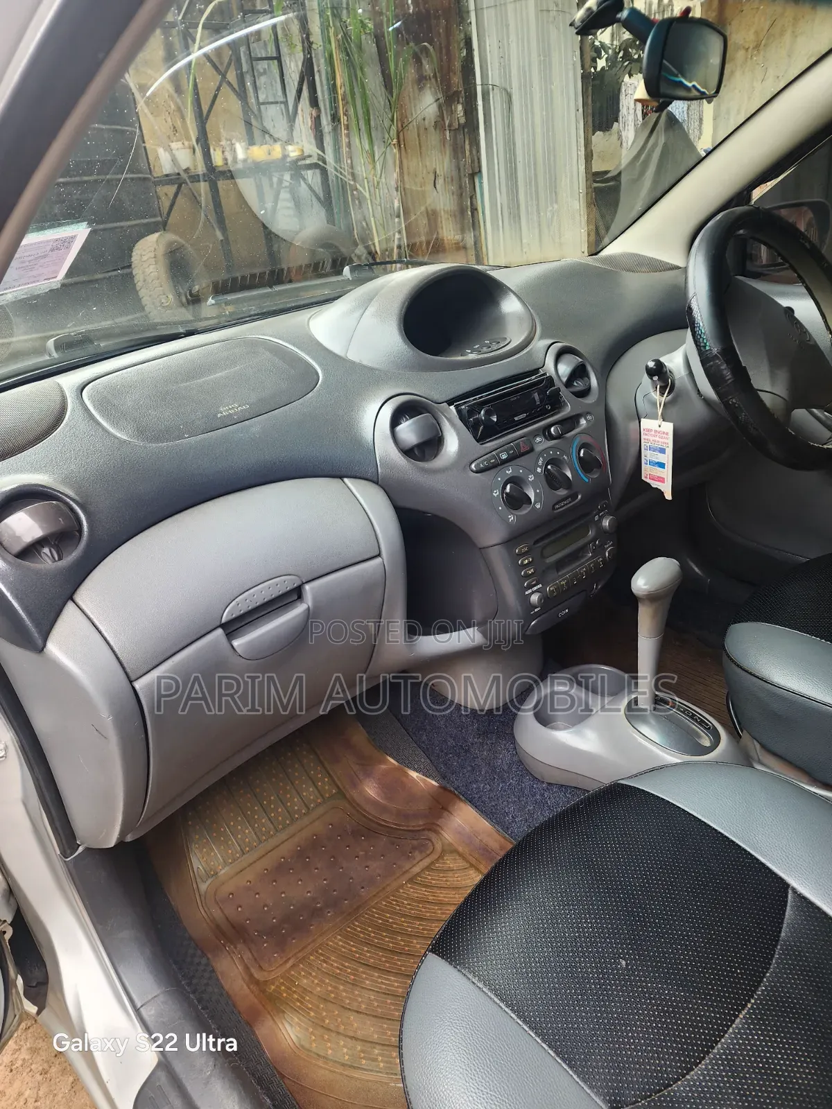 Toyota Vitz 2001 Silver