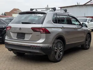 Volkswagen Tiguan 2019 Gold