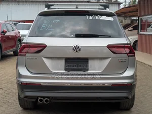 Volkswagen Tiguan 2019 Gold