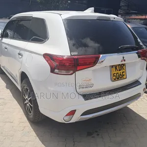 Mitsubishi Outlander 2017 White