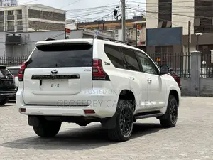 Toyota Land Cruiser Prado 2.8 2022 White