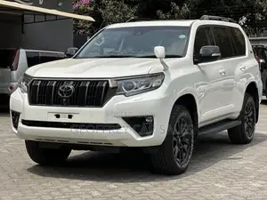 Toyota Land Cruiser Prado 2.8 2022 White