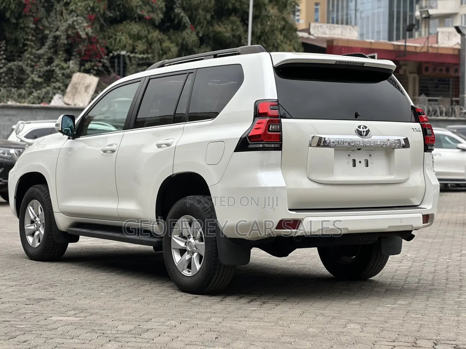 Toyota Land Cruiser Prado 2.8 2022 White