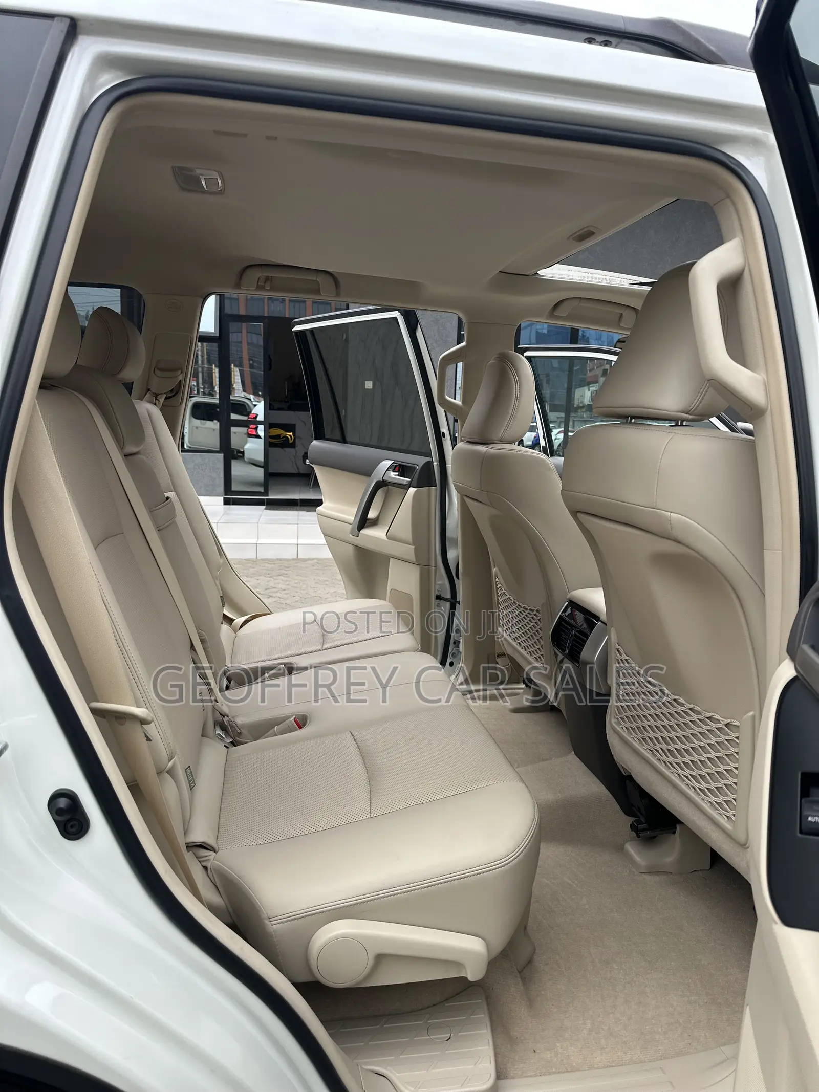 Toyota Land Cruiser Prado 2.8 2022 White