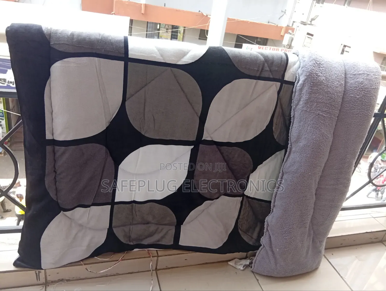 Heavy Warm Woollen Duvet – Premium Cold Weather Bed Cover