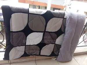 Heavy Warm Woollen Duvet – Premium Cold Weather Bed Cover