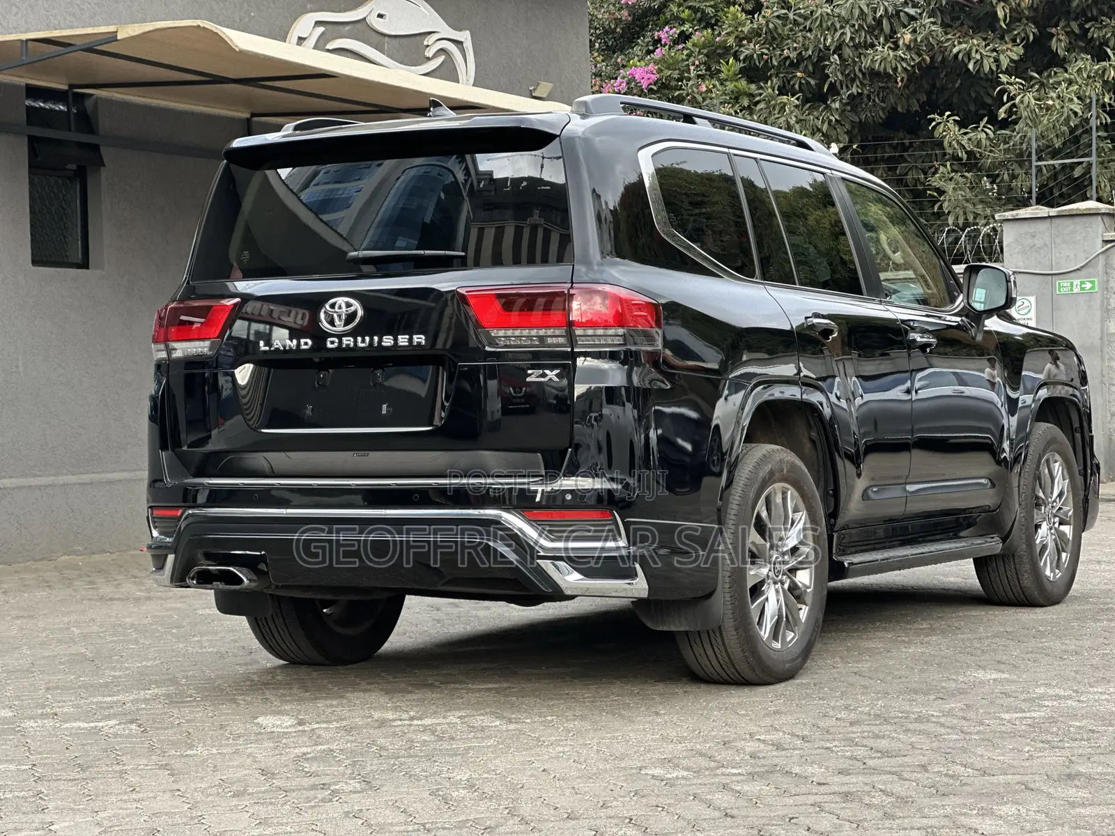 Toyota Land Cruiser Prado 2023 Black