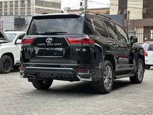Toyota Land Cruiser Prado 2023 Black