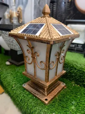 Decorative Solar Gate Pillar Light – Antique Bronze Lantern