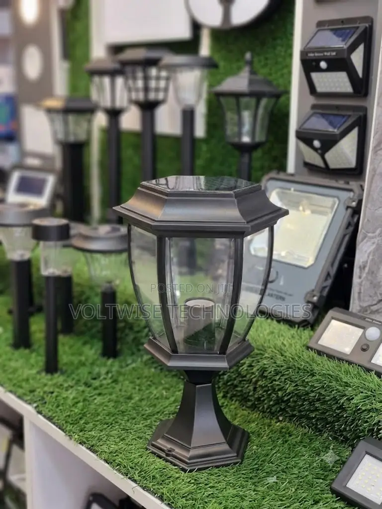 Classic Solar Gate Pillar Lantern – Black Outdoor Light