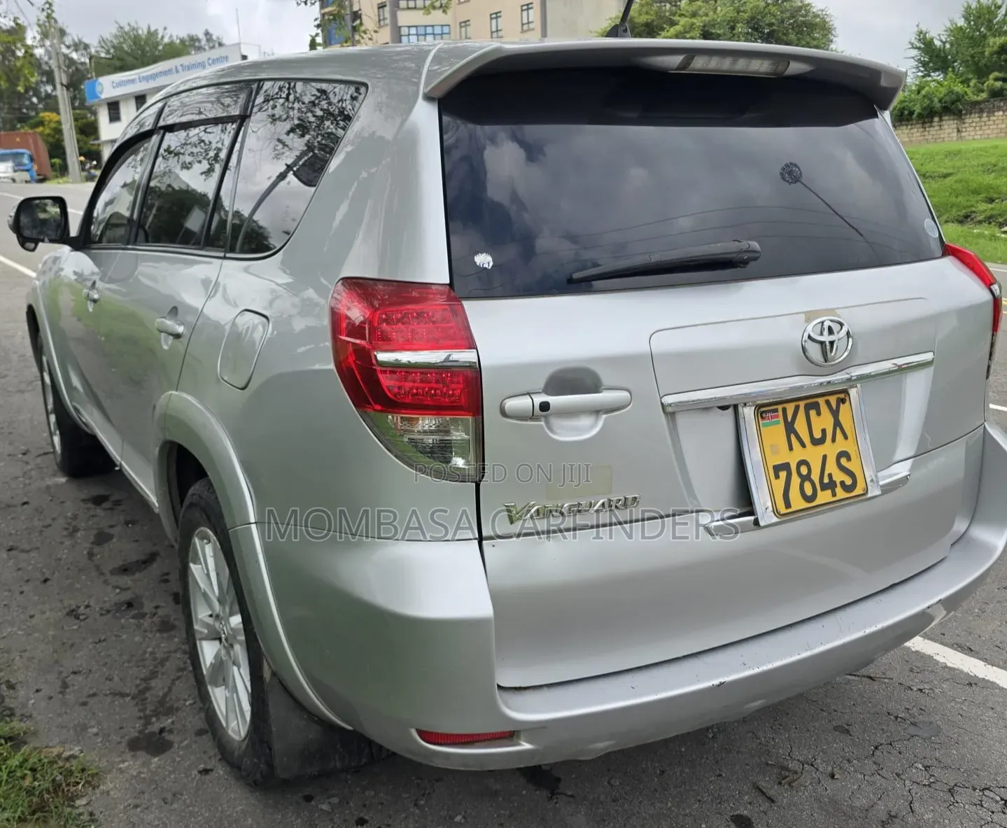 Toyota Vanguard 2013 Silver
