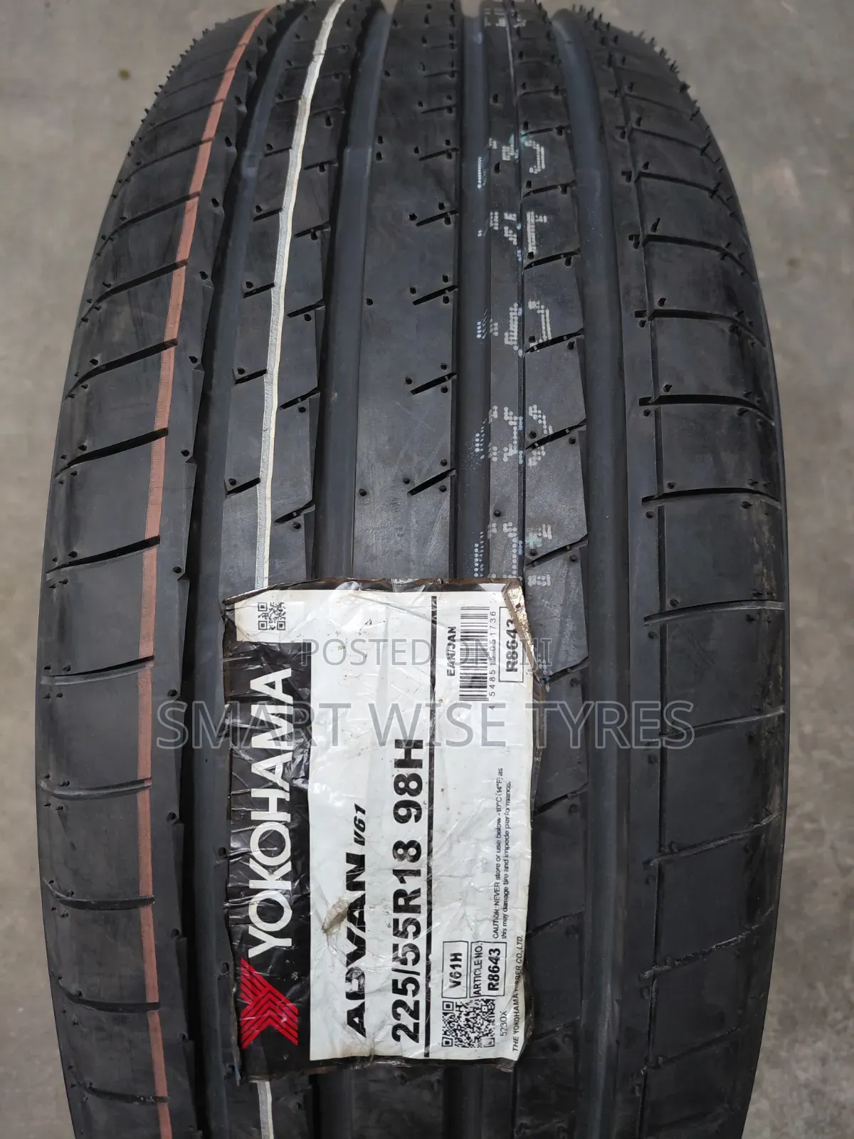 225/55r18 Yokohama -Advan