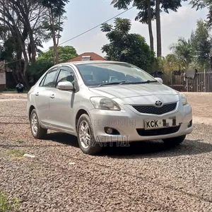 Toyota Belta 2009 Silver