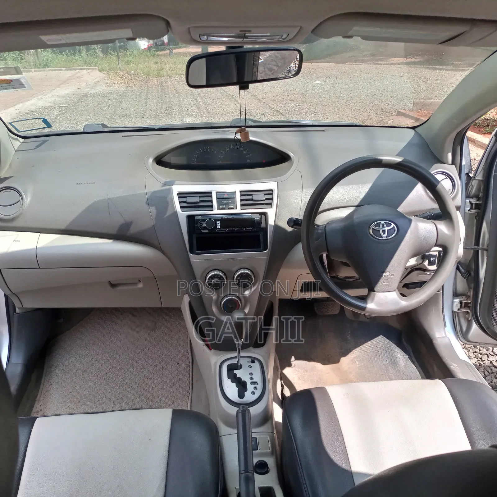 Toyota Belta 2009 Silver