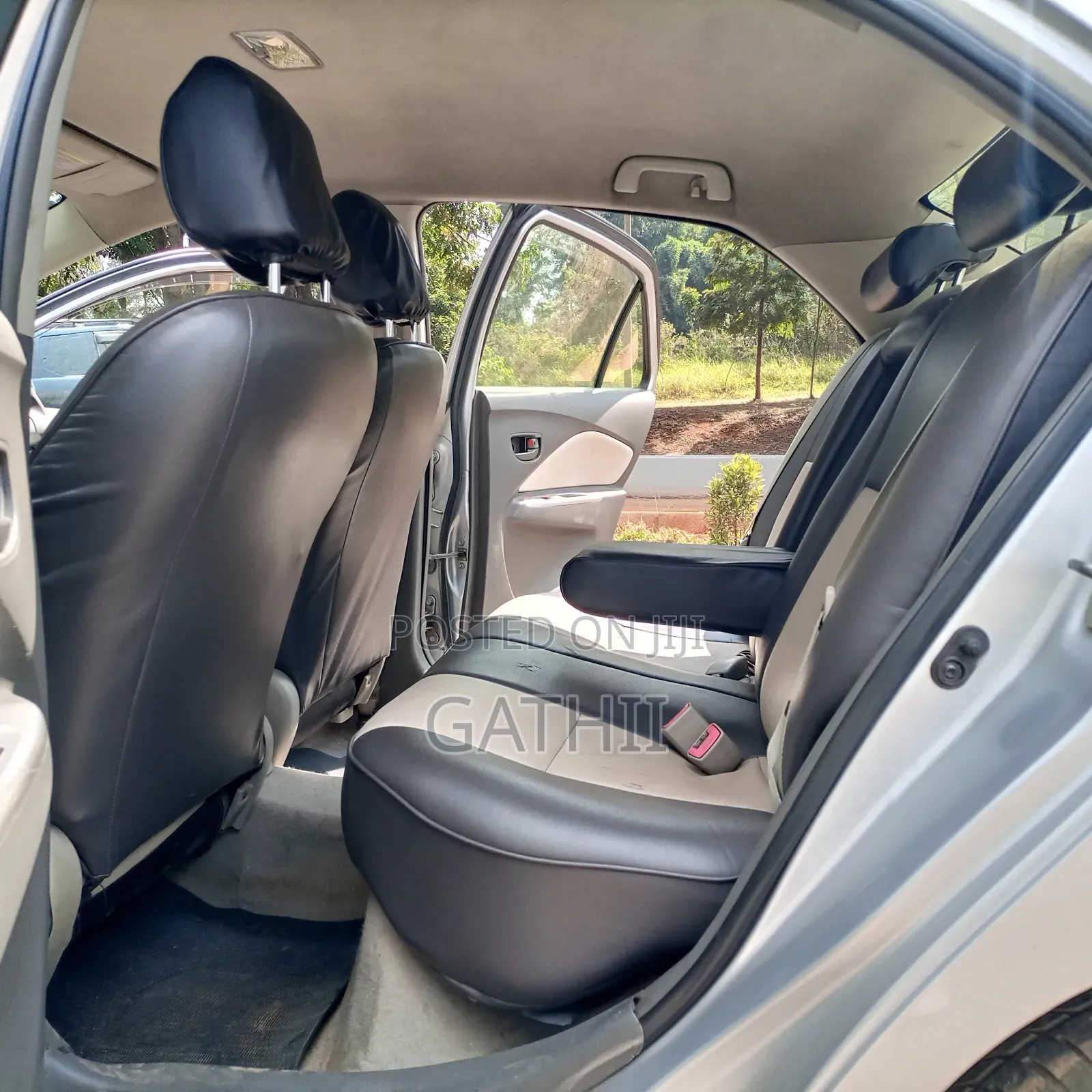 Toyota Belta 2009 Silver