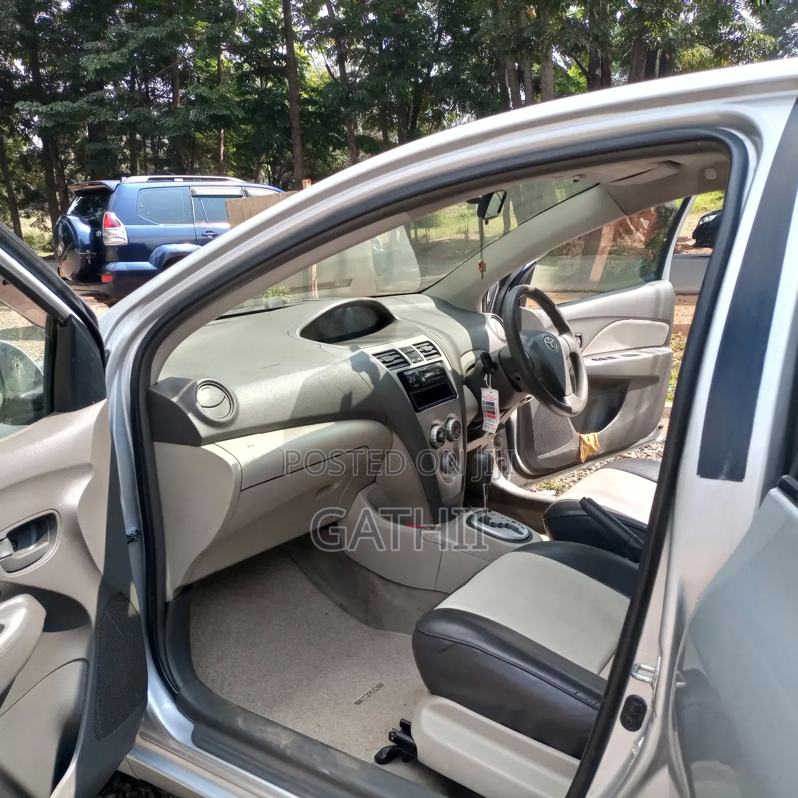 Toyota Belta 2009 Silver