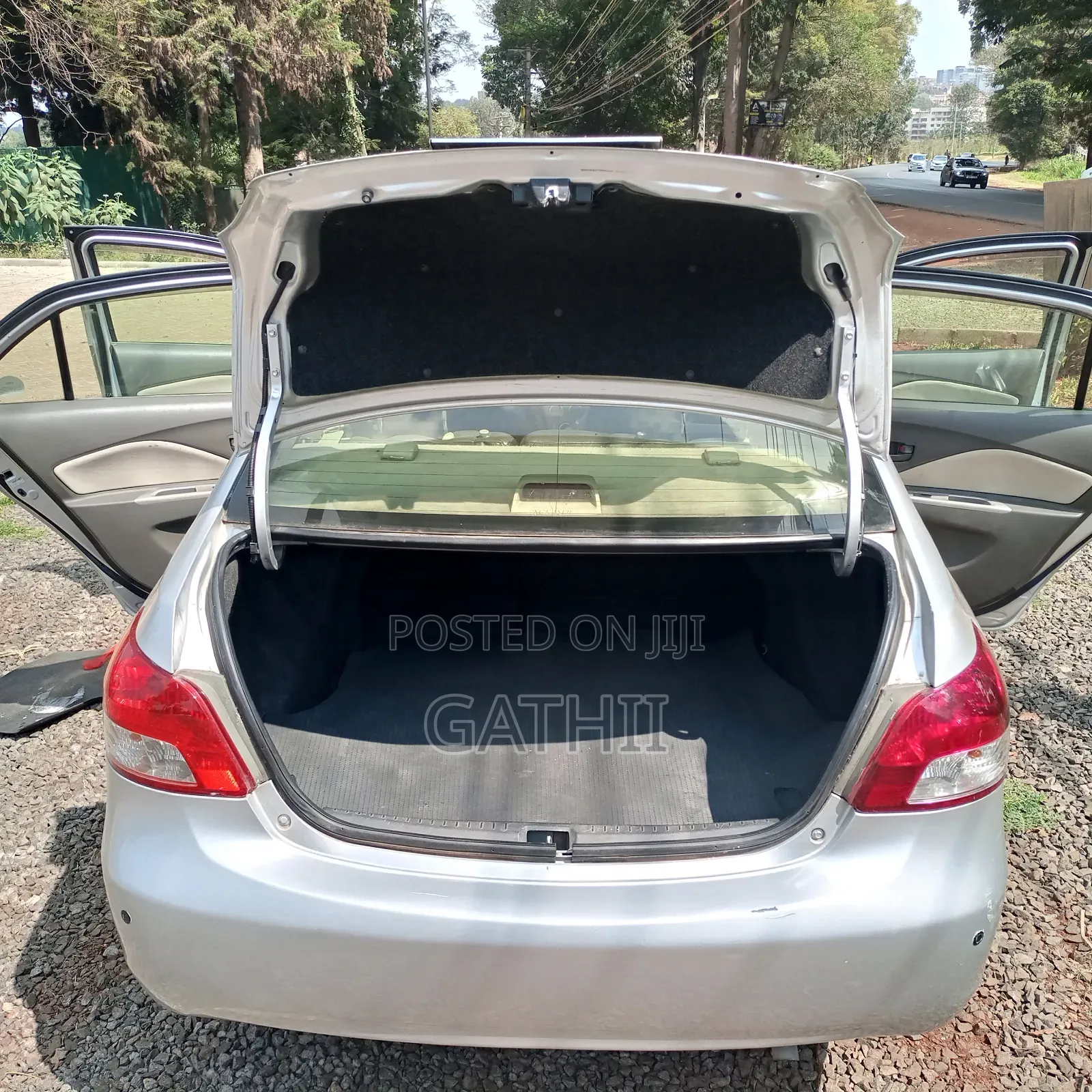 Toyota Belta 2009 Silver