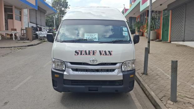 Toyota HiAce 2025 White - thumbnail 14