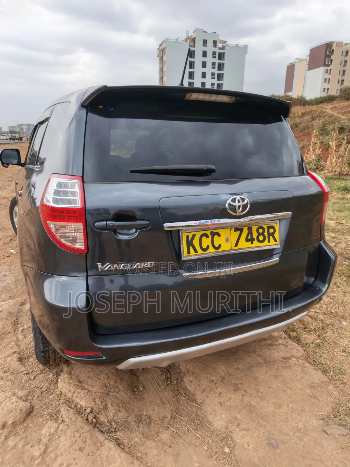 Toyota Vanguard 2008 White