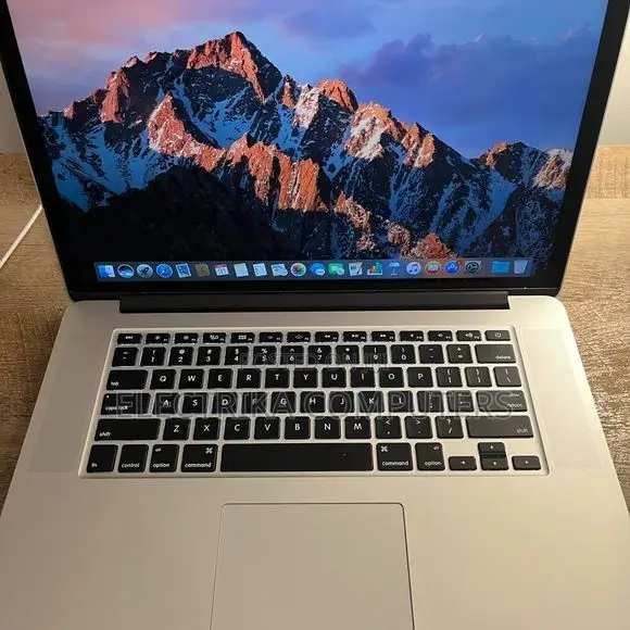 Laptop Apple MacBook Pro 2015 8GB Intel Core i5 SSD 256GB