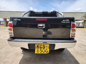 Toyota Hilux 2012 Black
