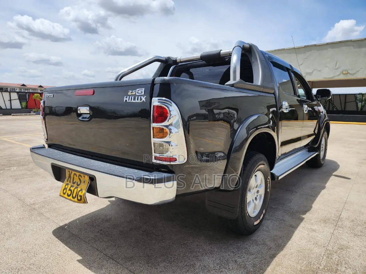Toyota Hilux 2012 Black