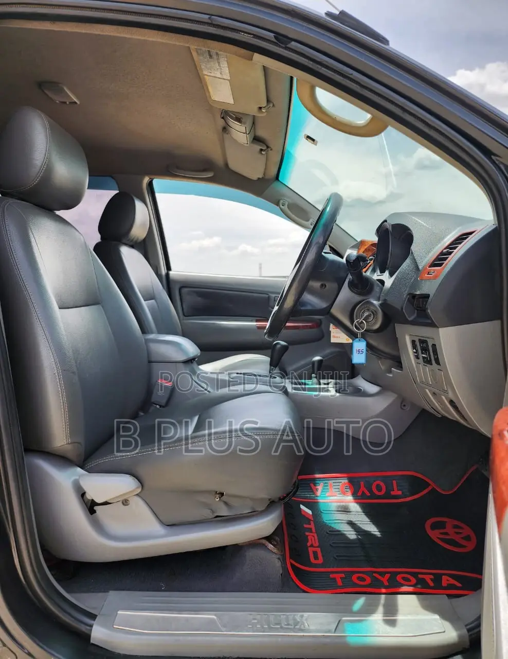 Toyota Hilux 2012 Black