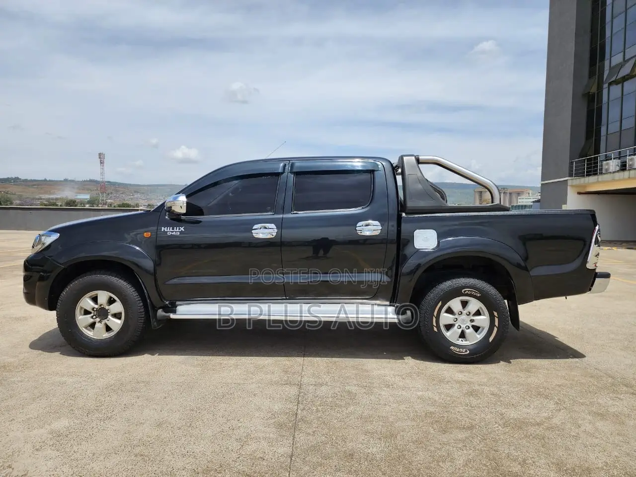 Toyota Hilux 2012 Black