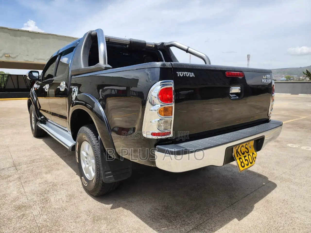 Toyota Hilux 2012 Black