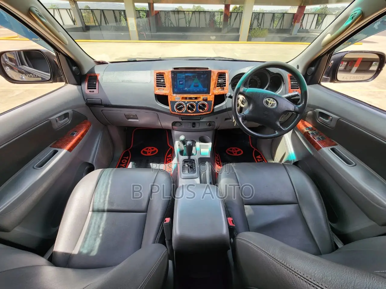 Toyota Hilux 2012 Black