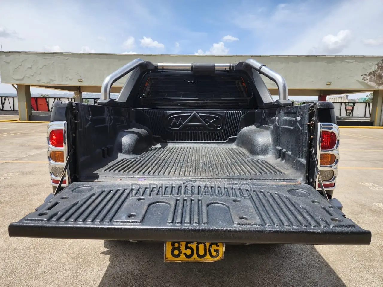 Toyota Hilux 2012 Black
