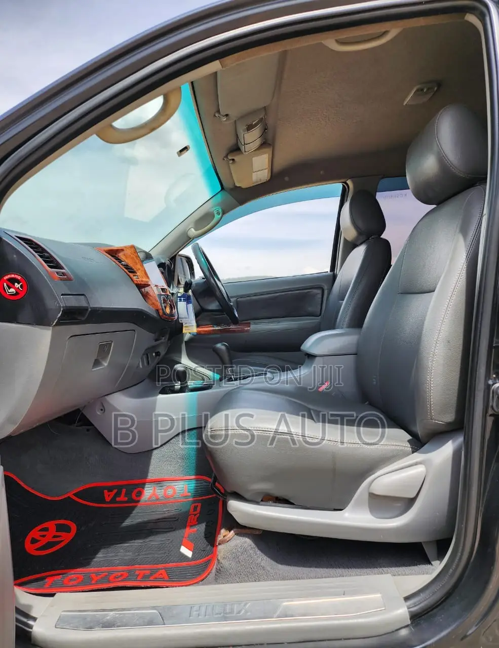 Toyota Hilux 2012 Black