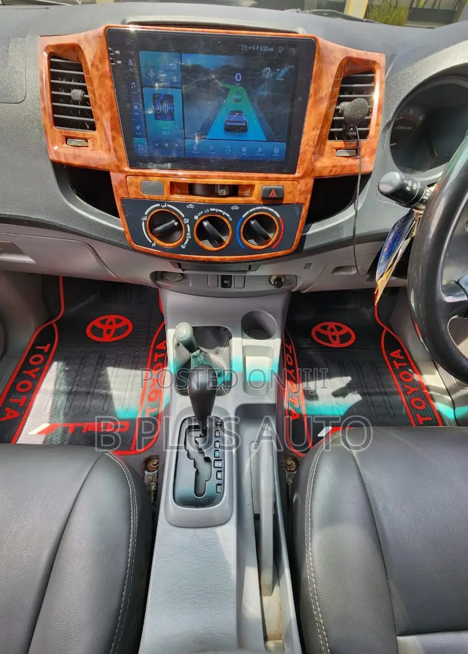 Toyota Hilux 2012 Black