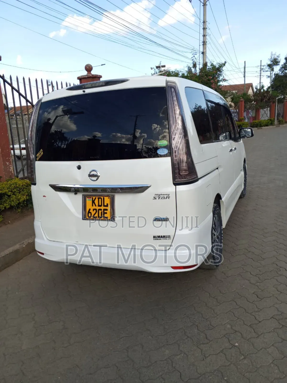Nissan Serena 2014 White