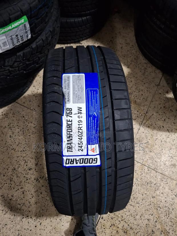 245/40r19 Goddard Tyre