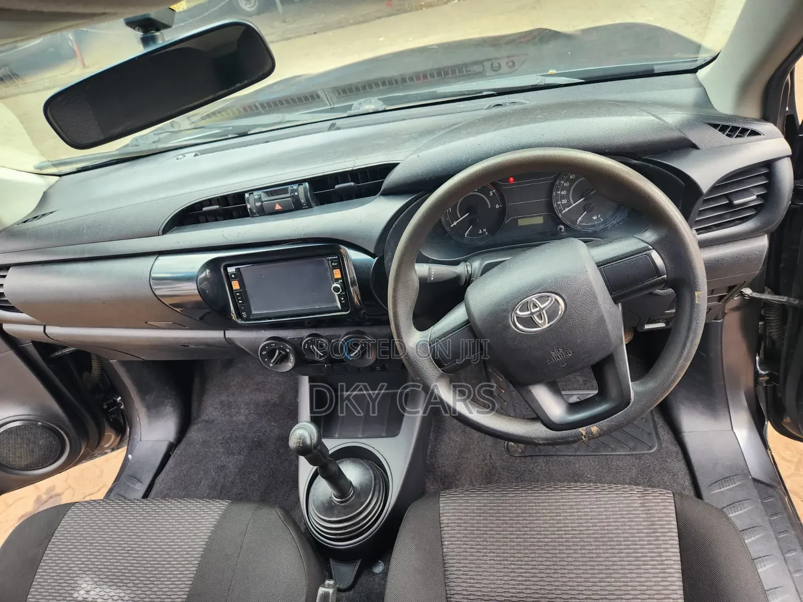 Toyota Hilux 2016 Gray