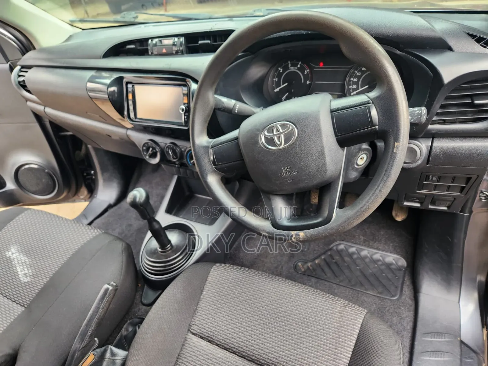 Toyota Hilux 2016 Gray