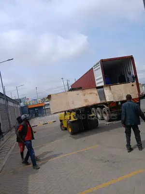 Reliable Safe Heavy Liftting Forklift Accessible for Service