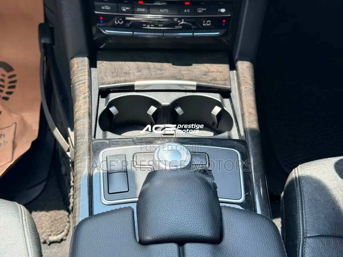 Mercedes-Benz E300 2009 Gray