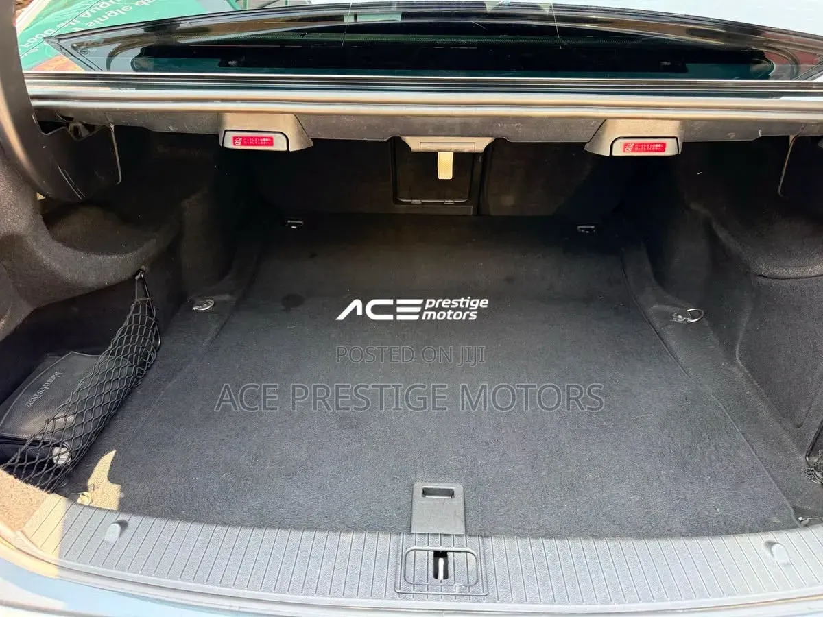 Mercedes-Benz E300 2009 Gray