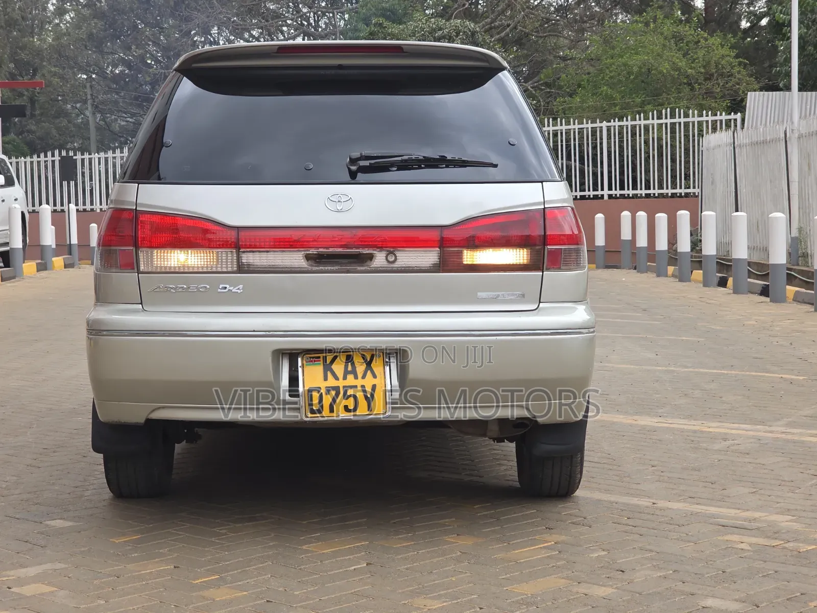 Toyota Vista 2000 Silver