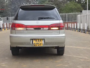 Toyota Vista 2000 Silver